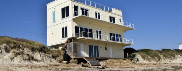 Batiment menacé par l'érosion côtière
